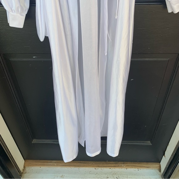 Anthony Richards White Embroidered Robe - Picture 9 of 9